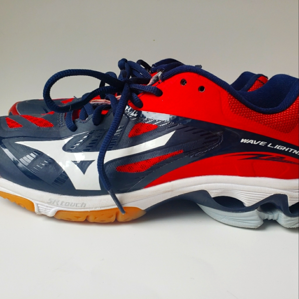 Mizuno Volleyball 🏐  Shoes.  Size 8.5 Womens